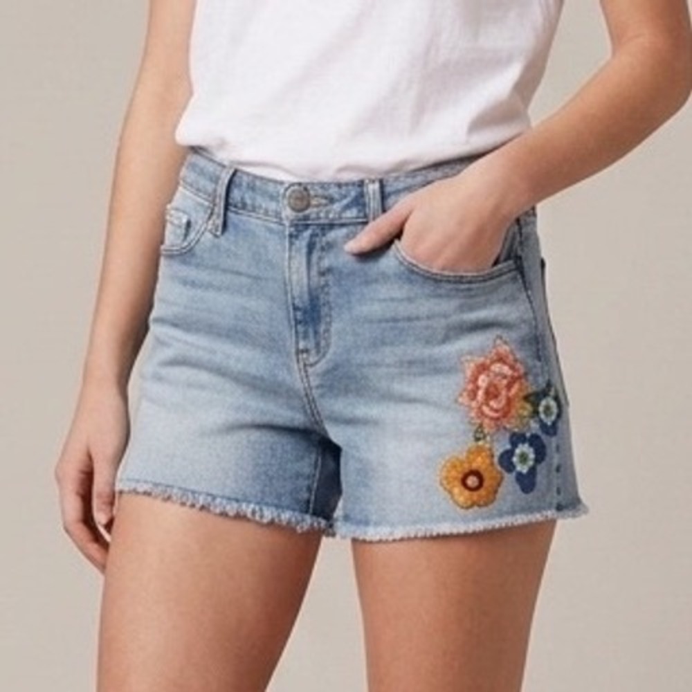Mossimo High Rise Straight‎ Floral Embroidered Denim Shorts Light Wash 6R 28W